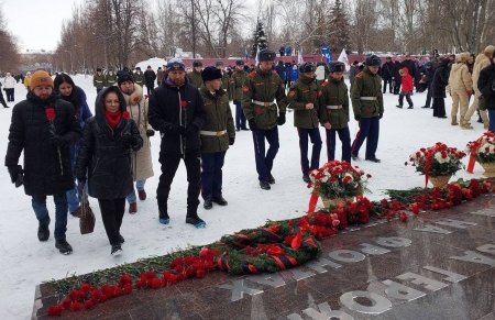 В память о мужестве героев и защитников Ленинграда