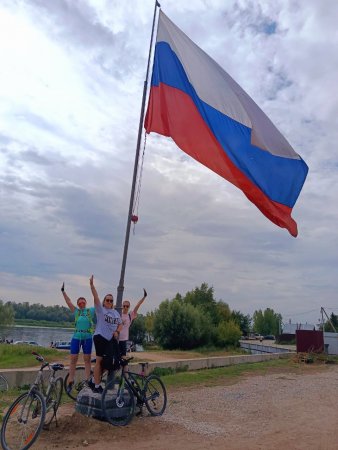 Велозабег в честь Дня Российского флага