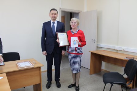 Специалистам самарского Роскадастра вручили ведомственные награды